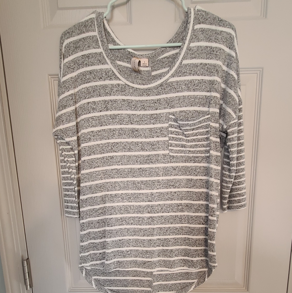 Women's 1/4 sleeved shirt